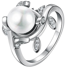 Platinum Engagement Ring with Pearl