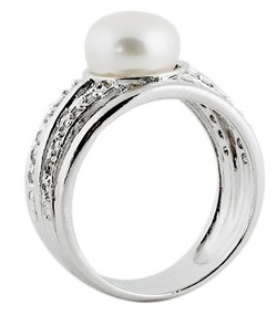 Pearl Solitaire Ring