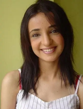 8 Pictures of Sanaya Irani Without Makeup | Styles At Life
