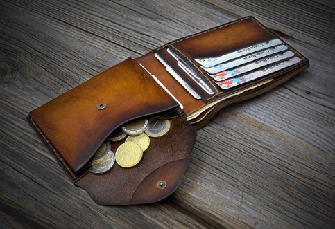 bifold-wallet-with-coin-pocket