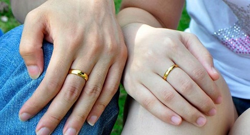 Simple Gold Engagement Rings for Couples