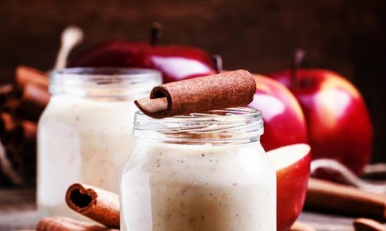 Apple and Almond smoothie for burning belly fat