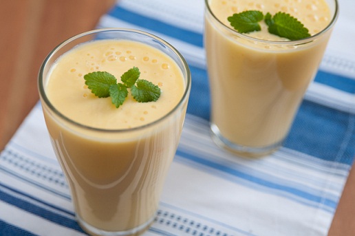 Tropical Mango smoothie for burning belly fat