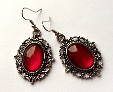 Vintage Type Red Earrings