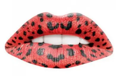 30 Incredible Lip Tattoos  Art and Design