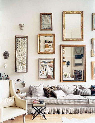 Living Room Decoration With Mirrors