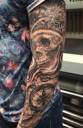 Tatuaje de rey esqueleto