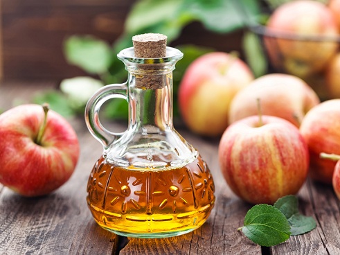 Apple Cider Vinegar to reduce dark circles
