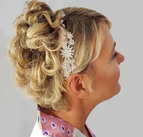 9 Easy and Cute Wedding Hairstyles for Short Hair Bride
