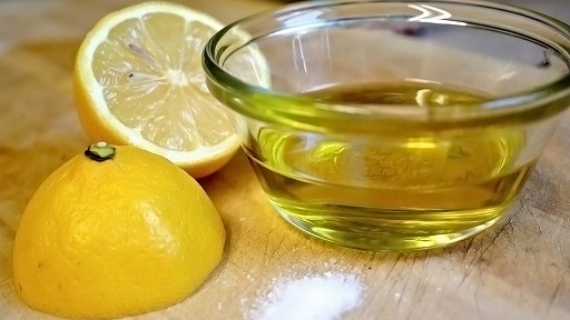 Olive Oil with Lemon for Dark Circles
