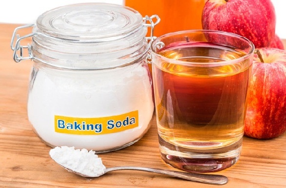 Baking Soda and Apple Cider Vinegar for Hair Dandruff
