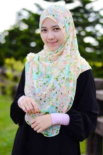 Chest Covering Turkish Hijab Style