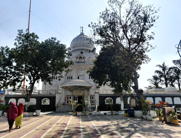 Gurdwara Majnu Tilla In Delhi