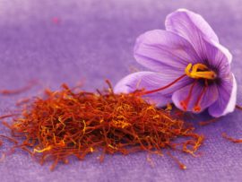 5 Homemade Saffron Face Packs for Glowing Skin