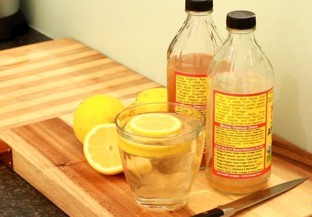 Lemon and Apple Cider Vinegar for Dandruff
