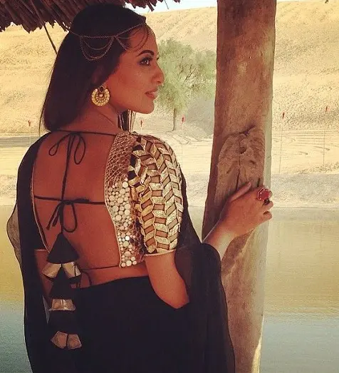 20 Stunning Look of Sonakshi Sinha In Saree - Our Top Pictures!