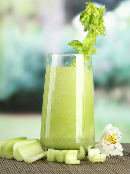 17 Best Celery Juice Benefits For Skin, Hair & Health