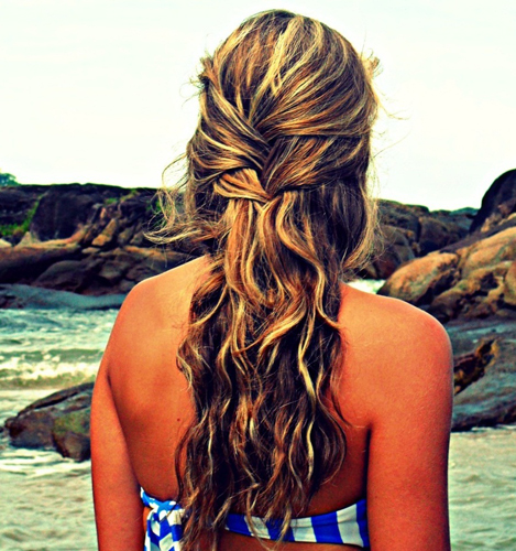 beach waves hairstyle