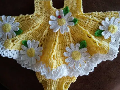 Pin on Vestidos de niña a Crochet