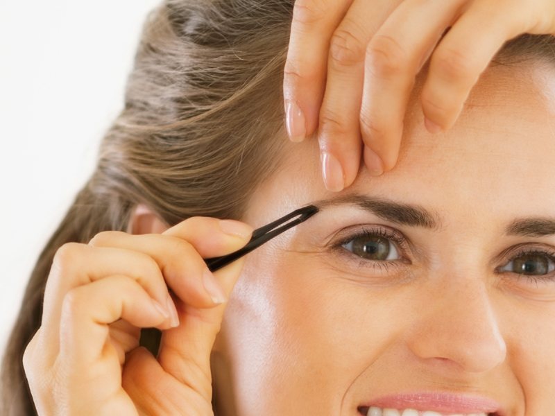How To Tweeze Your Eyebrows At Home Without Pain