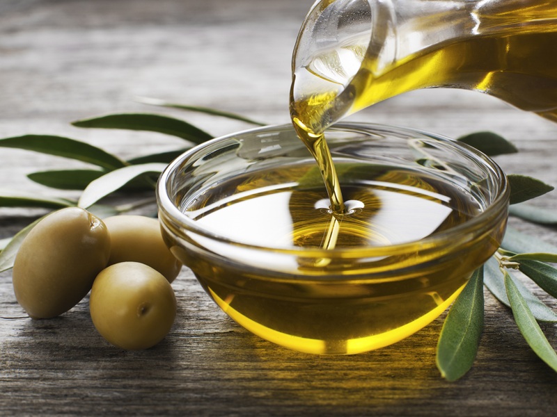 How To Use Olive Oil For Dandruff