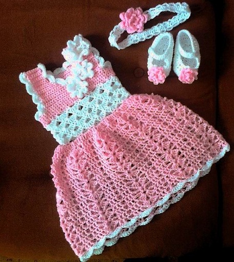 Pink Qureshia Frocks with Accessories