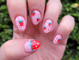 9 Cute Strawberry Nail Art Designs