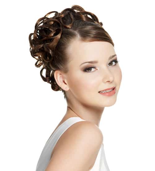 Curly Hairstyles for Round Face 5