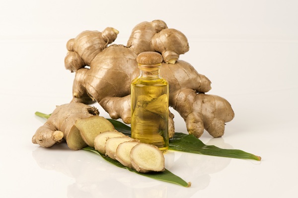 Ginger,,ginger,oil,,ginger,essential,oil:,cosmetic,ingredients,,spa,,relaxing