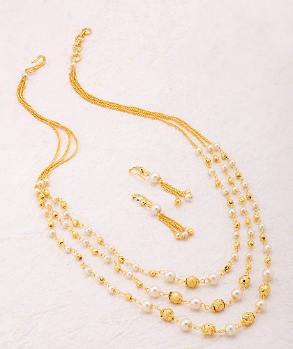 Gold Pearls Beaded Necklace