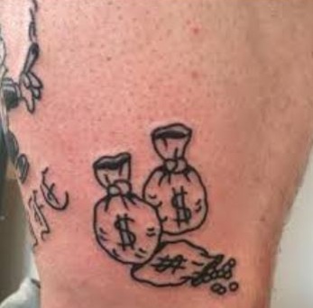 LukeAAshley on Instagram Money bag for sabrinasawyerstattoos  Done  back in Septemb  Tatuaje del cuello Diseño de tatuaje de calavera  Tatuajes de trébol