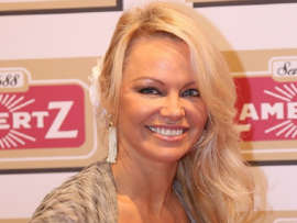 8 Rare Pictures of Pamela Anderson Without Makeup!