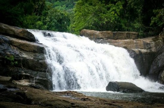 Thommanakuthu Waterfalls