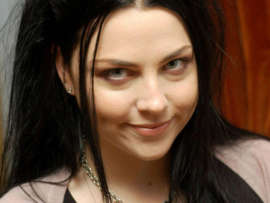 10 Pictures of Amy Lee without Makeup!