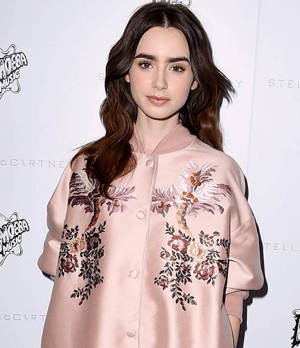 Lily Collins Without Makeup 1