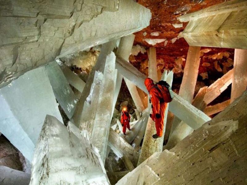 9 Famous and Best Crystal Caves In The World