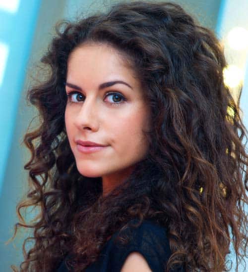 Curly Hairstyles for Girls 1