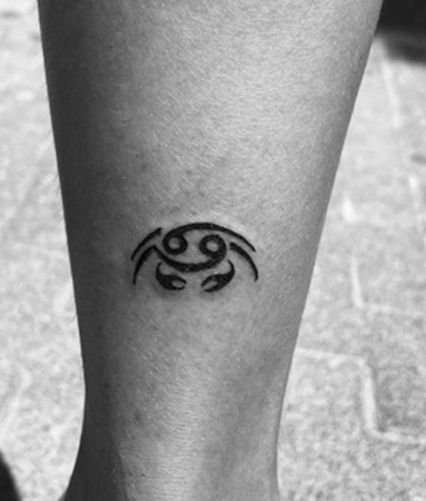 Cute Cancer Tattoo On The Leg