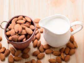 How To Make Almond Milk At Home And Its Benefits
