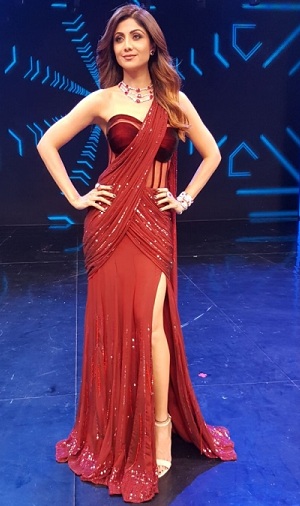 Shilpa Shetty looks stunning in maroon saree gown as she poses in style  during the finale of dance reality show Super Dancer Chapter 2   Photogallery