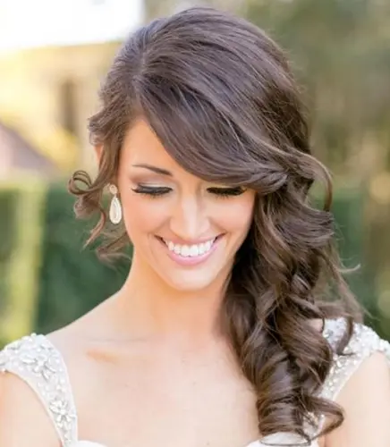25 Trending Bridesmaid Hairstyles for Young Women