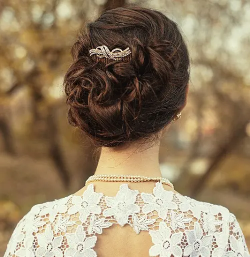 10 Latest Engagement Hair Looks for Indian Bride 2023