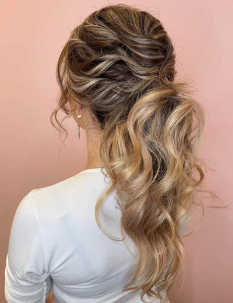 20 Perfect and Easy Messy Ponytail Looks for Women