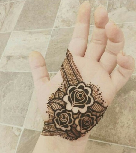 Mehndi holds an of import house inwards close Middle Eastern as well as South xv Adorable Flower Mehndi Designs for Hands as well as Feet with Pictures