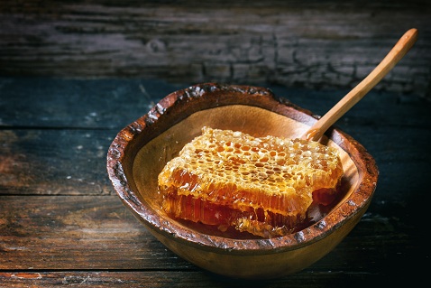 Castor Oil with Honey for skin