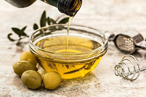 Castor Oil and Olive Oil for skin