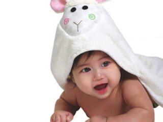 15 Best Baby Towels That Give Extreme Comfort To Your Kids
