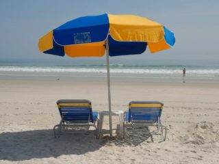 9 Trending Designs of Beach Umbrellas With Images