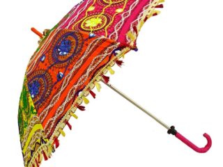 9 Personalised Umbrellas for Wedding Purposes