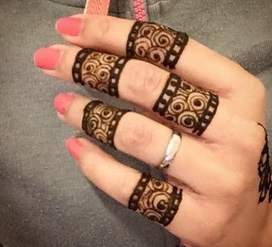 Finger Pattern Mehendi Design